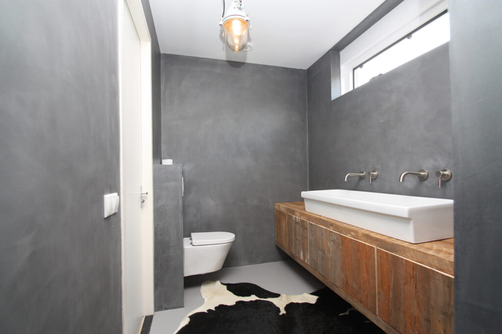 Badkamer afgewerkt met Cemcolori Basis