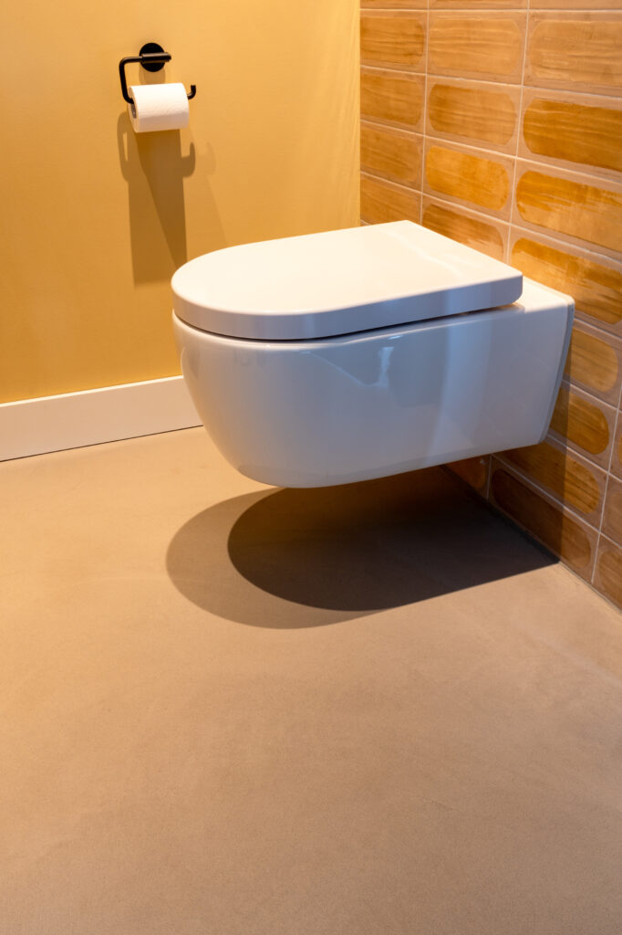 Toilet afgewerkt met Cemcolori LavaPox