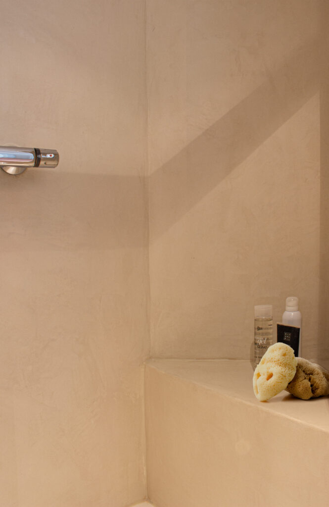 Badkamer afgewerkt met Cemcolori Pronto