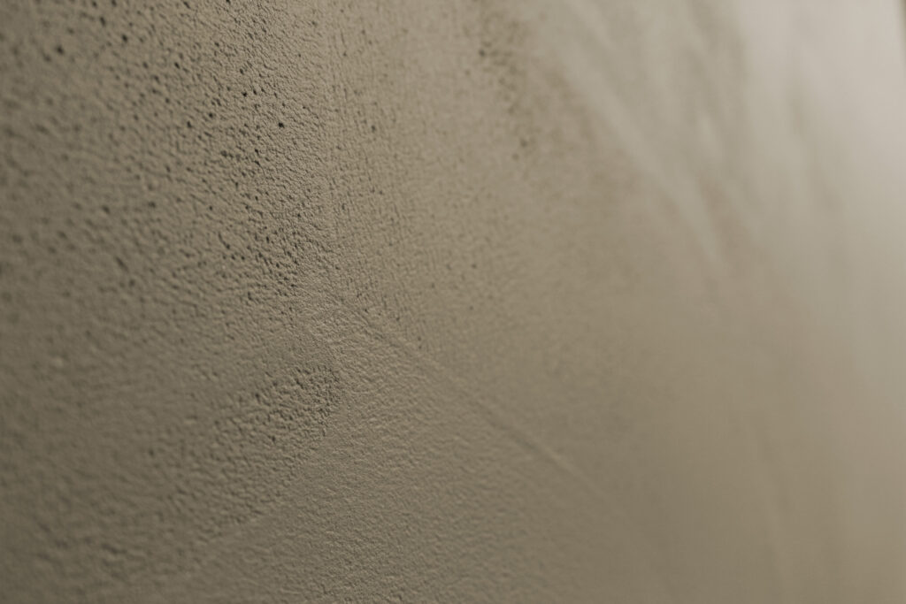 Detail van de afwerking met Cemcolori Pronto