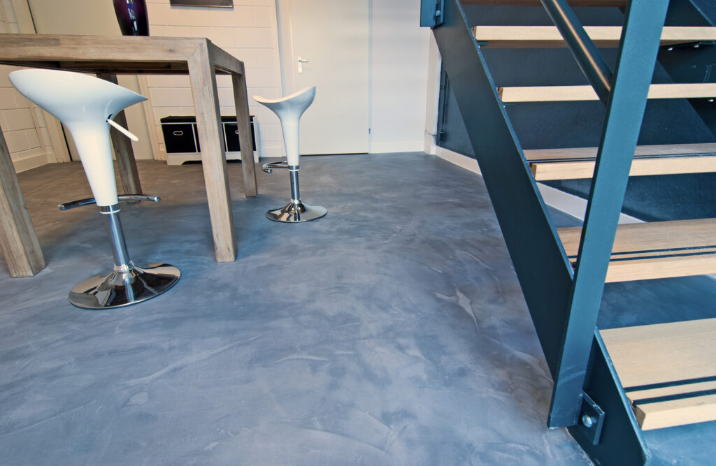 Showroom afgewerkt met Cemcolori Rough